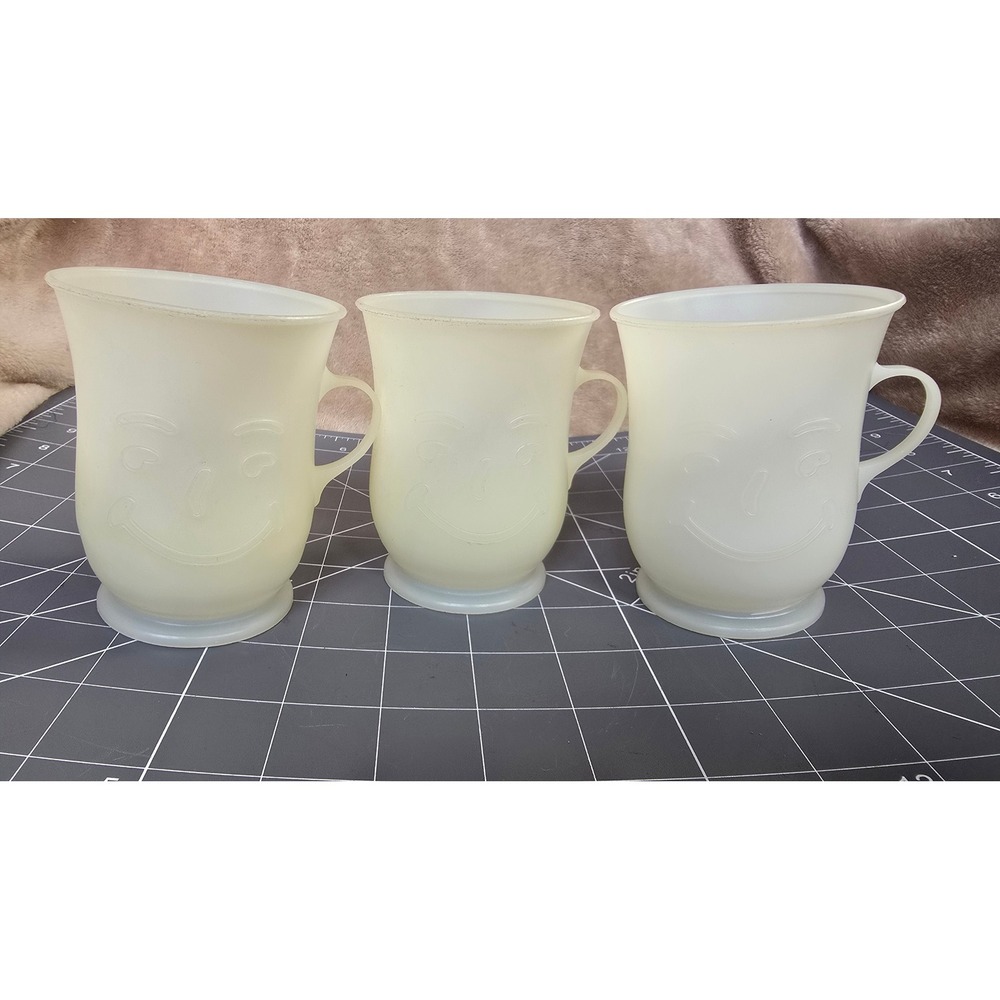 Vintage Kool-Aid Man Frosted Plastic Mugs Set of 3 Smiling Face Cream White 4in